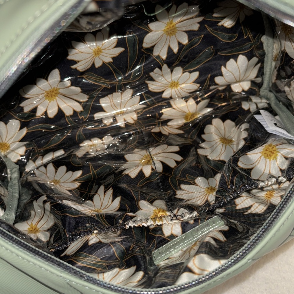 Lug Satin Luxe Toiletry Case - Bumper Satin ~ Sage - Picture 7 of 8